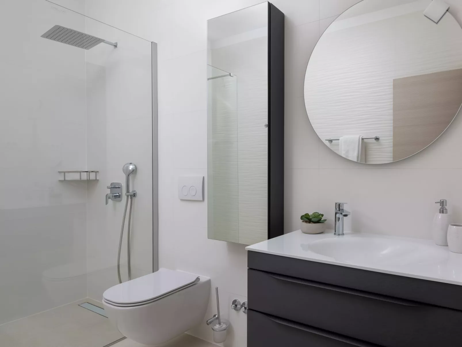 Luxuriöse Villa Dolce Vita direkt am Meer mit privatem Pool und Parkplatz-Drinnen