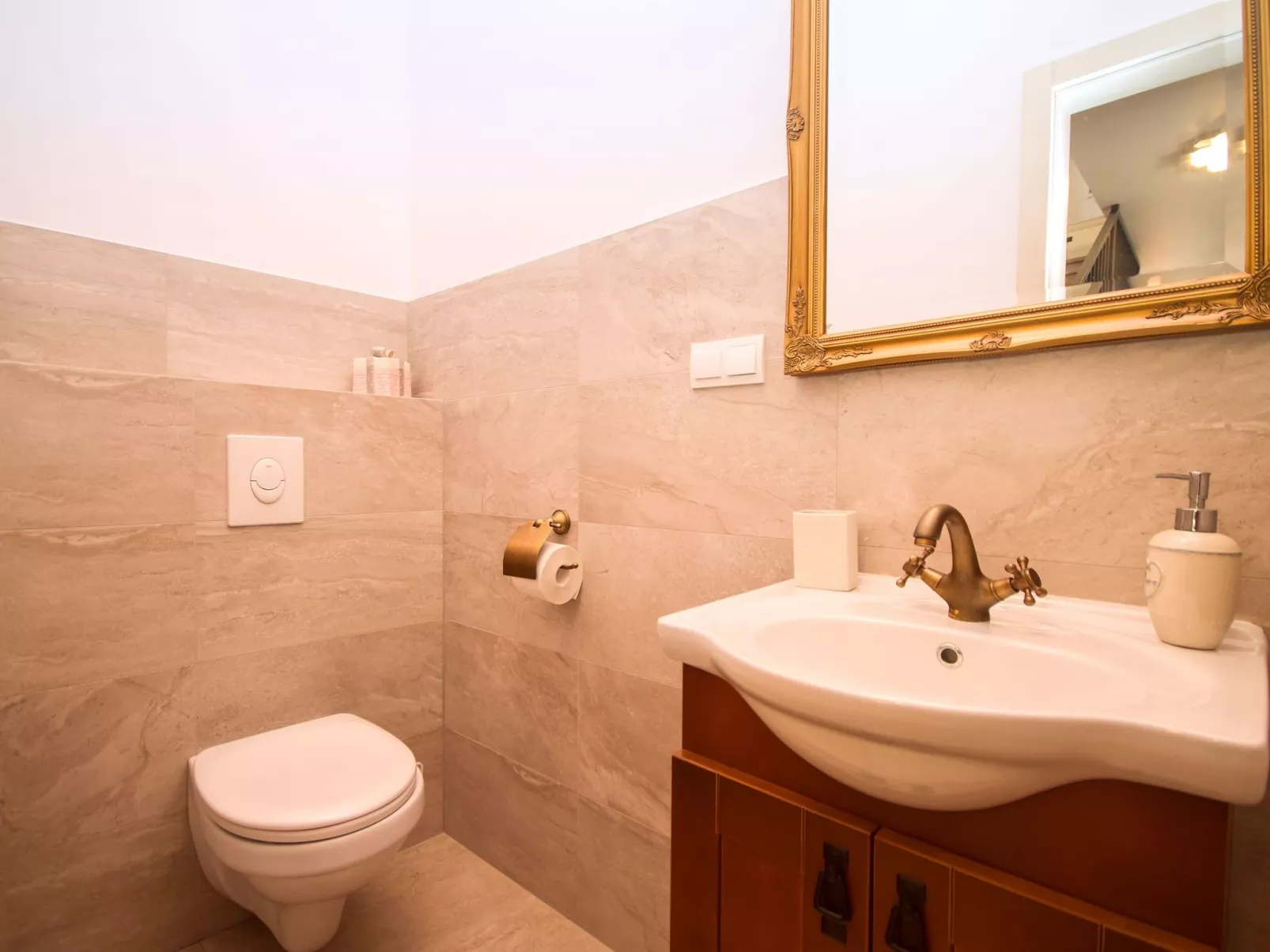 Villa Allegra-Drinnen