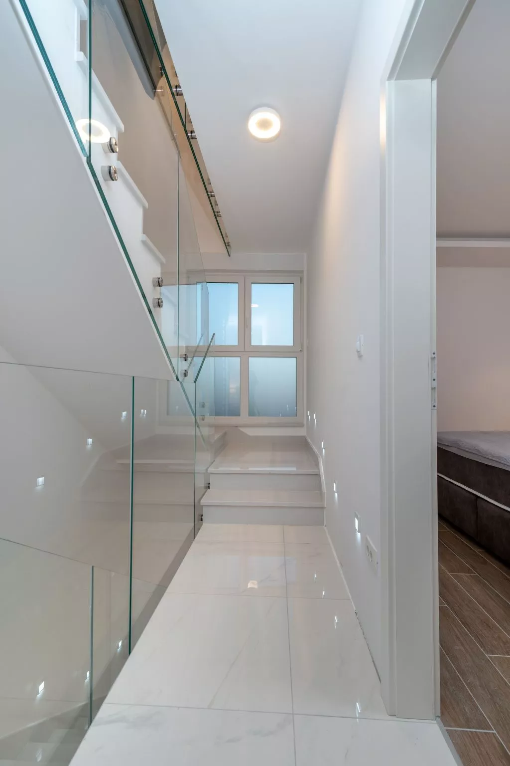 Luxuriöse Ferienvilla mit privatem Pool-Dedans