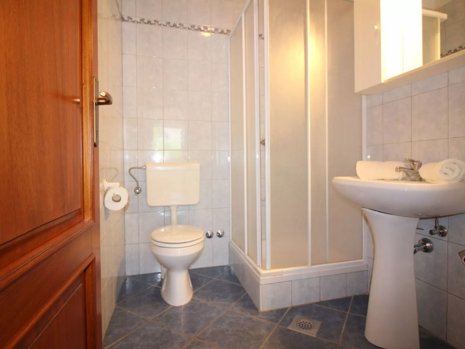 Iko 1  in Porec mit Terrasse-Drinnen