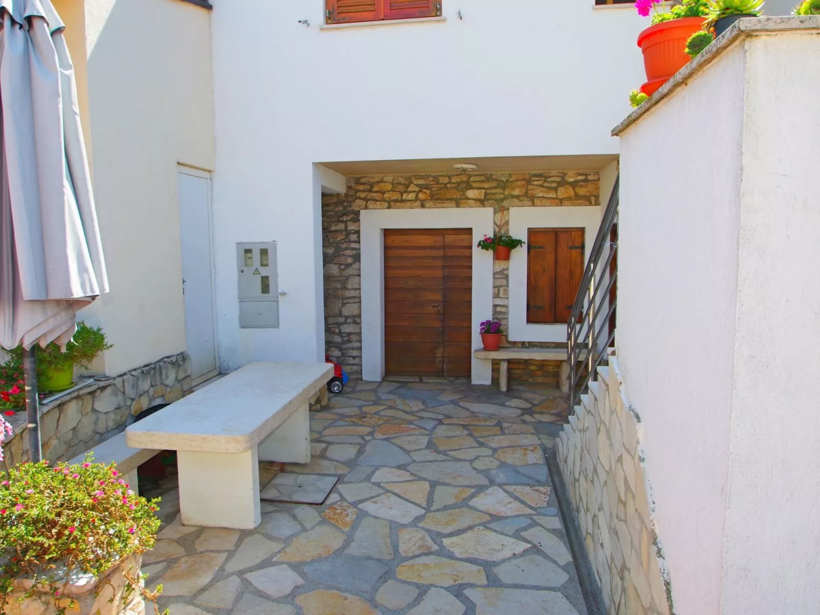 2 schlafzimmer ferienwohnung in viilage Loborika-Outside