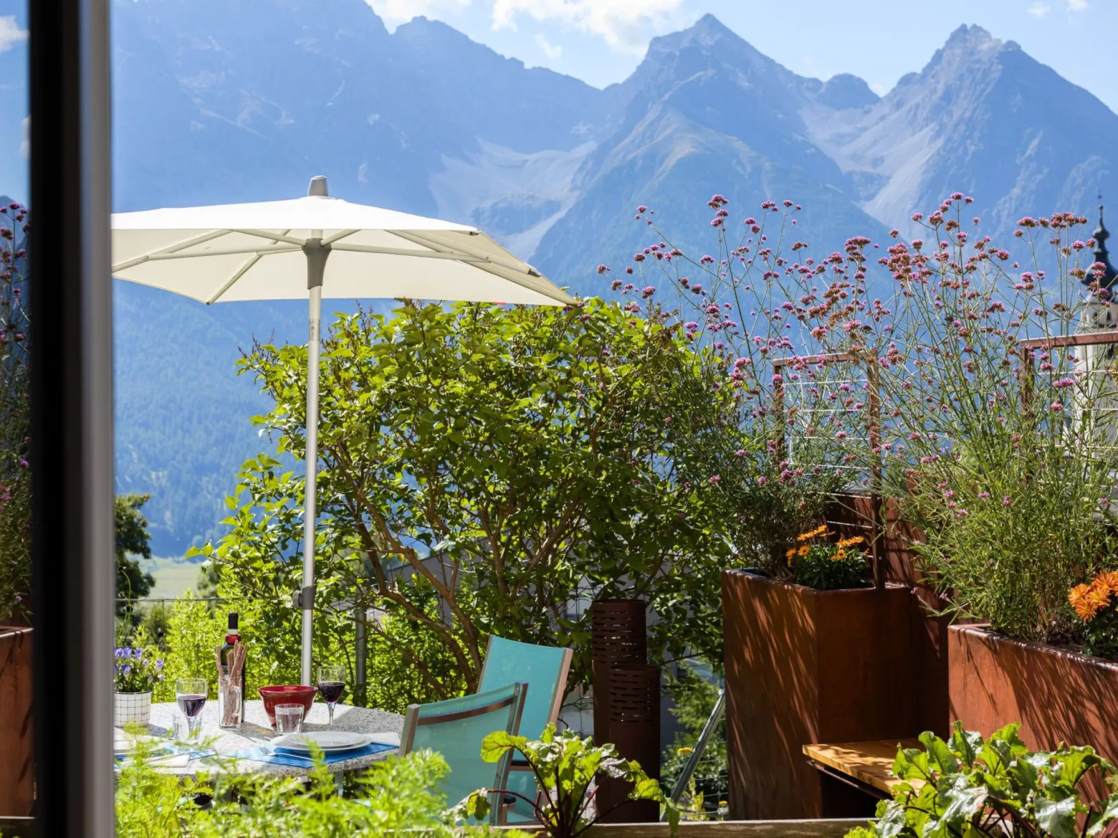 Chasa Semadeni-Draußen