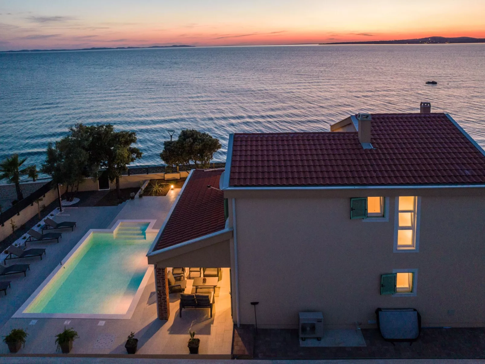 Luxuriöse Villa direkt am Meer - Agentur TA Leut-Draußen