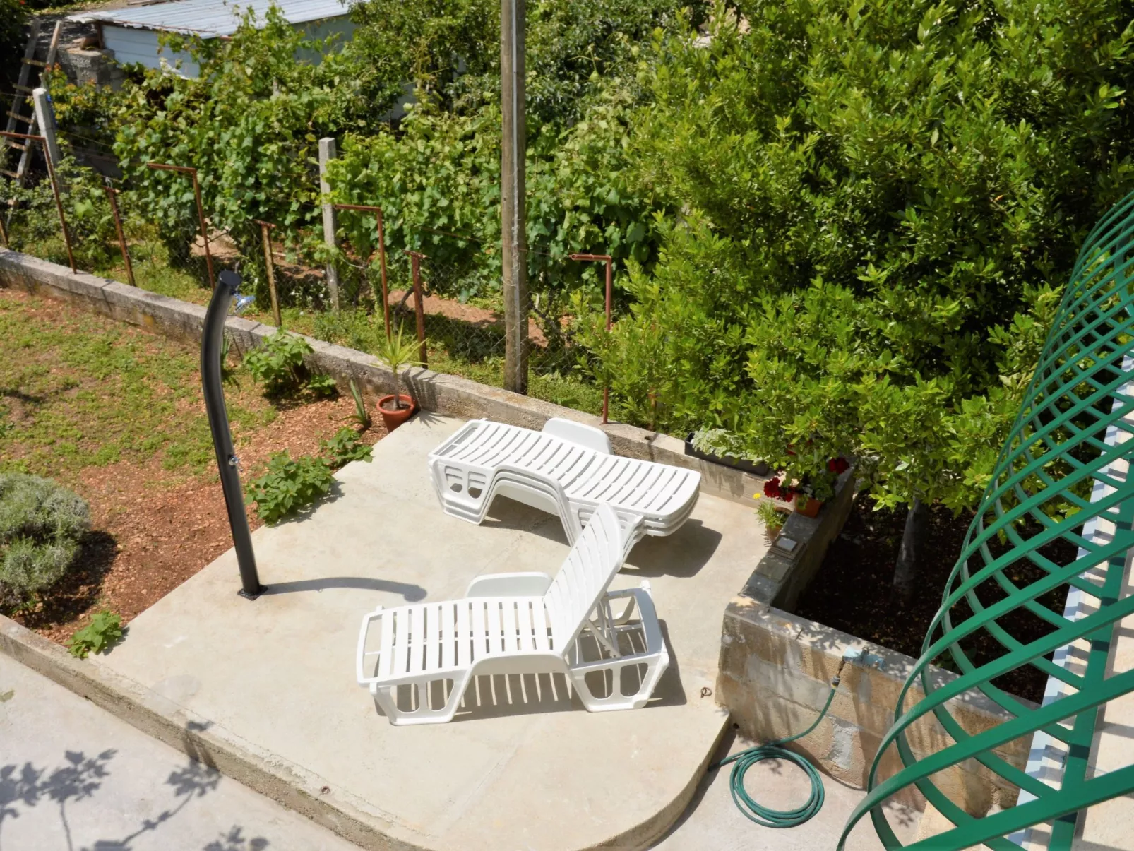 Schöne Wohnung in Poljica mit privatem Parkplatz-Outside