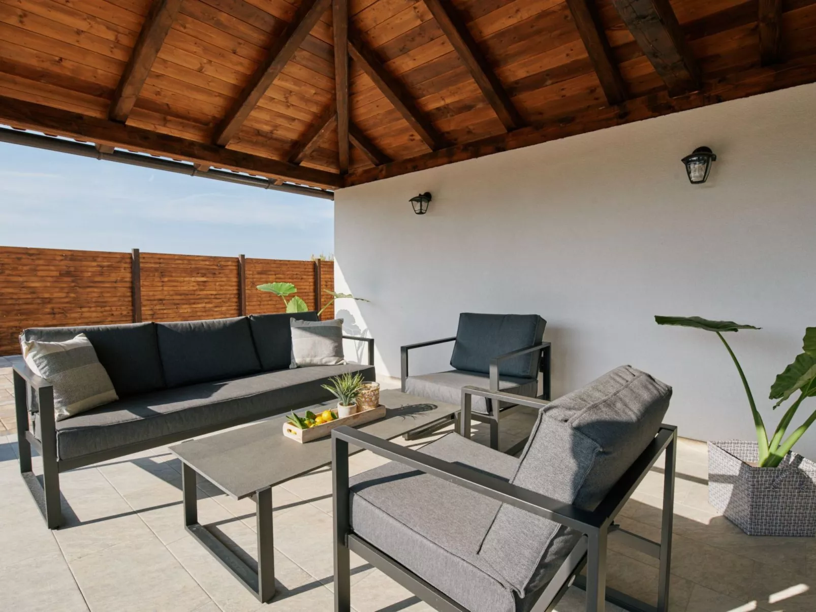 Wunderschöne Villa mit privatem Fitnessstudio und Pool - TA Leut-Drinnen