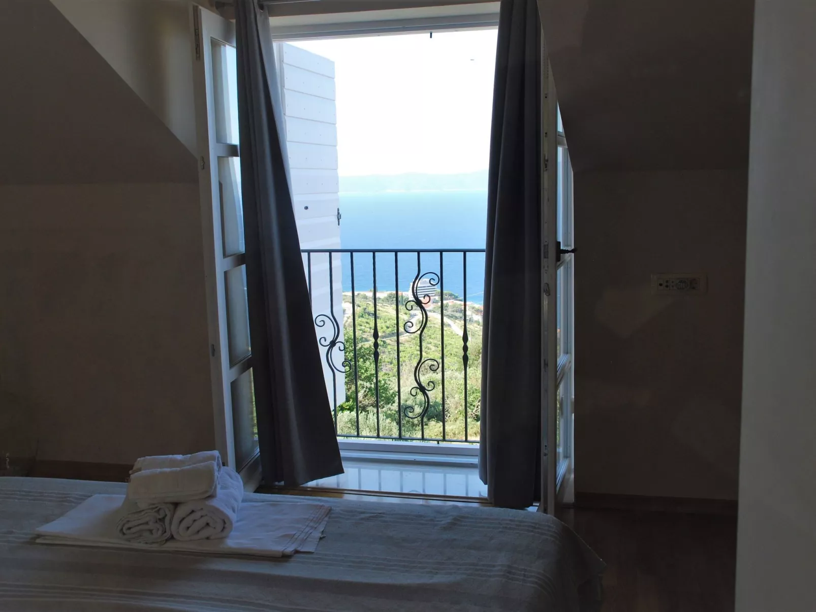 Wunderschöne Steinvilla mit tollem Ausblick-Dedans