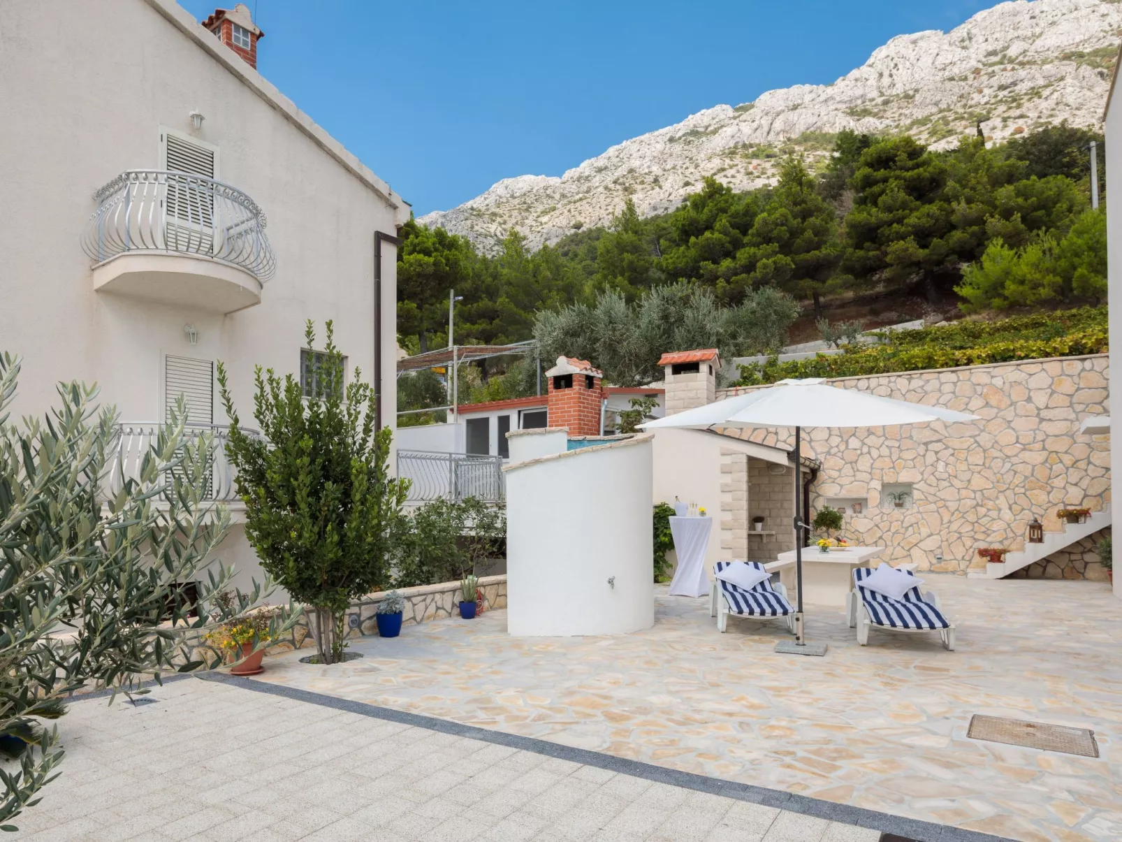 Moderne, helle Ferienwohnung mit Meerblick-Draußen