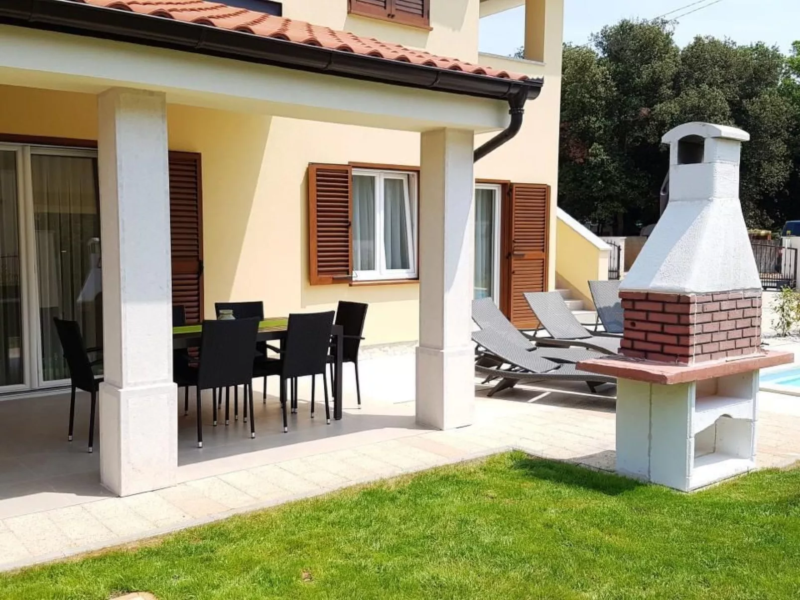 In Banjole mit Privatem Pool-Outside