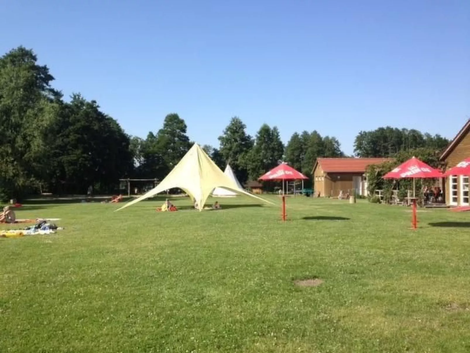 In Hohenlychen mit Grill, Loggia 4-Draußen