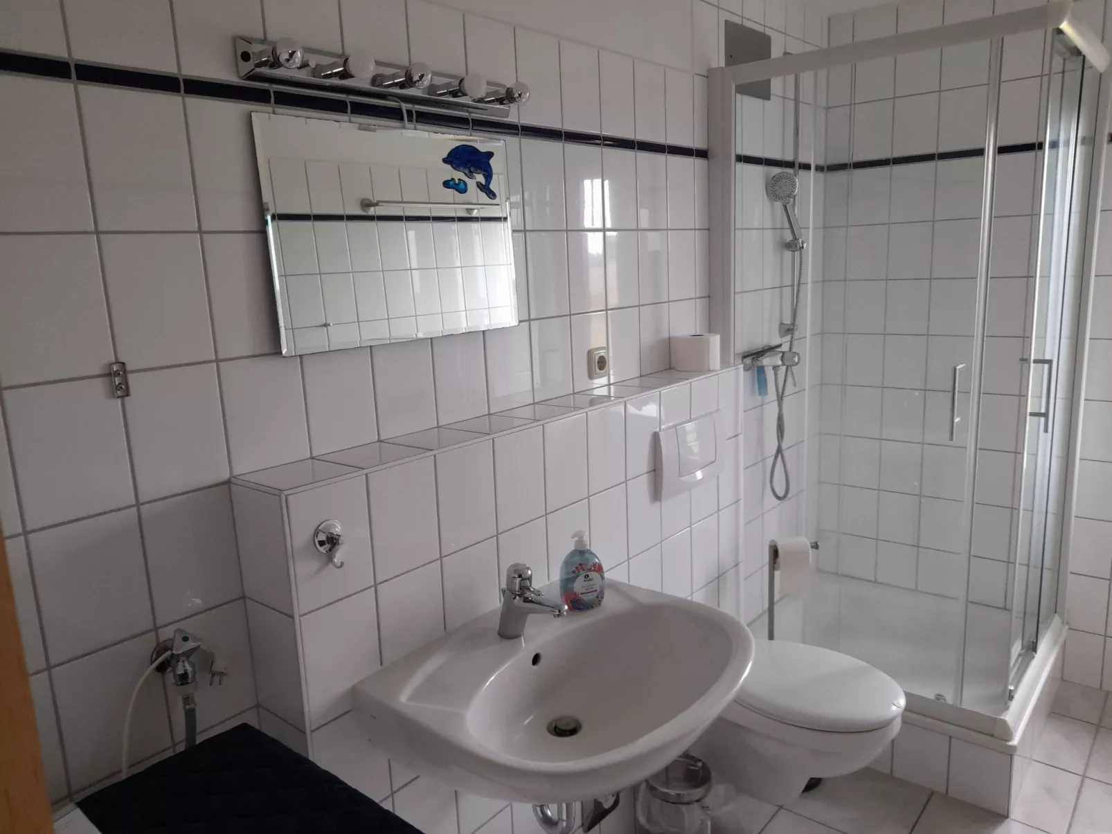 Moderne Ferienwohnung mit Balkon in Strandnähe-Drinnen