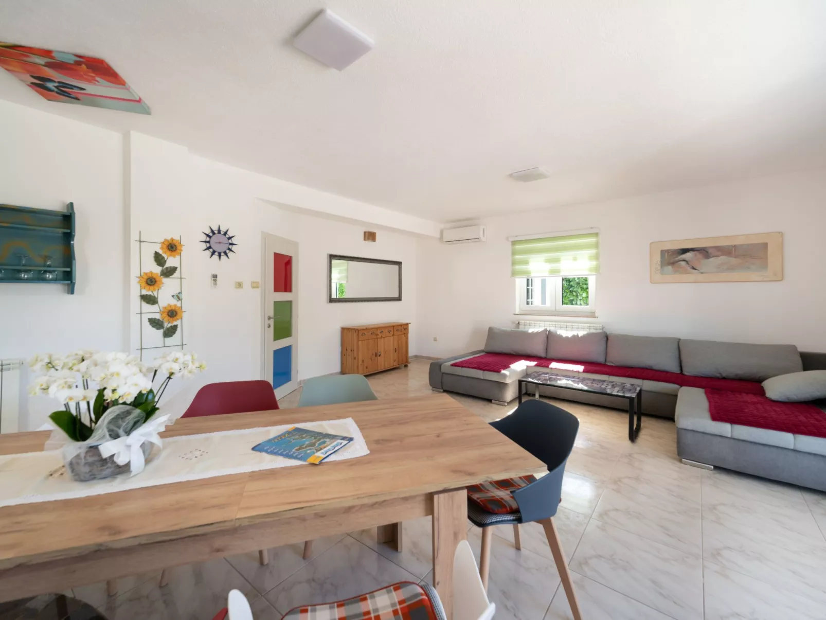 "Casa Tarra" mit eigenem Pool-Drinnen