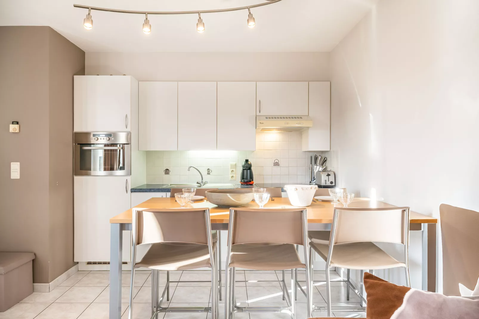 Promenade C301-Dining room