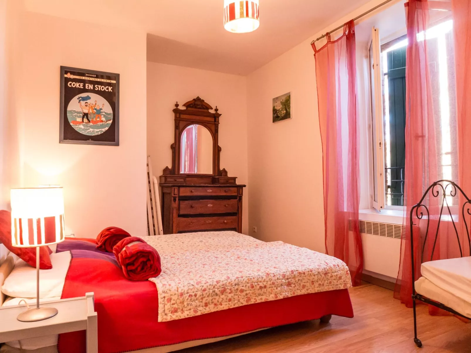 In Murviel-les-Béziers,-Drinnen