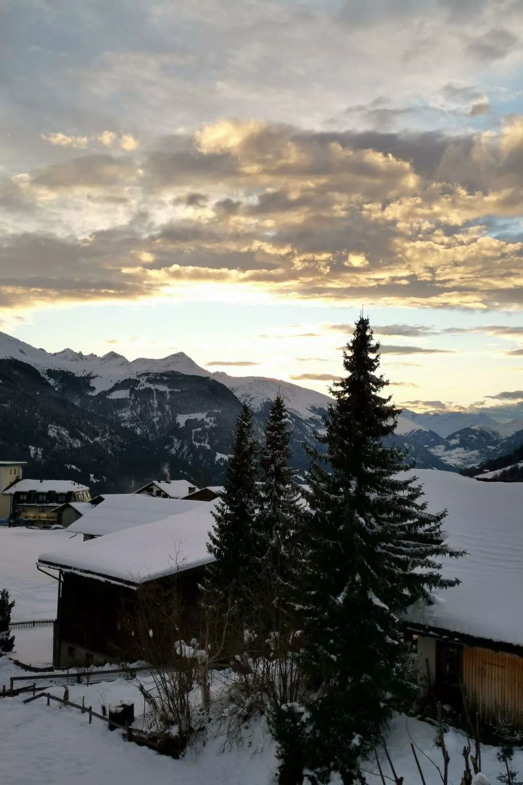 CasaMarmarolla-Outside