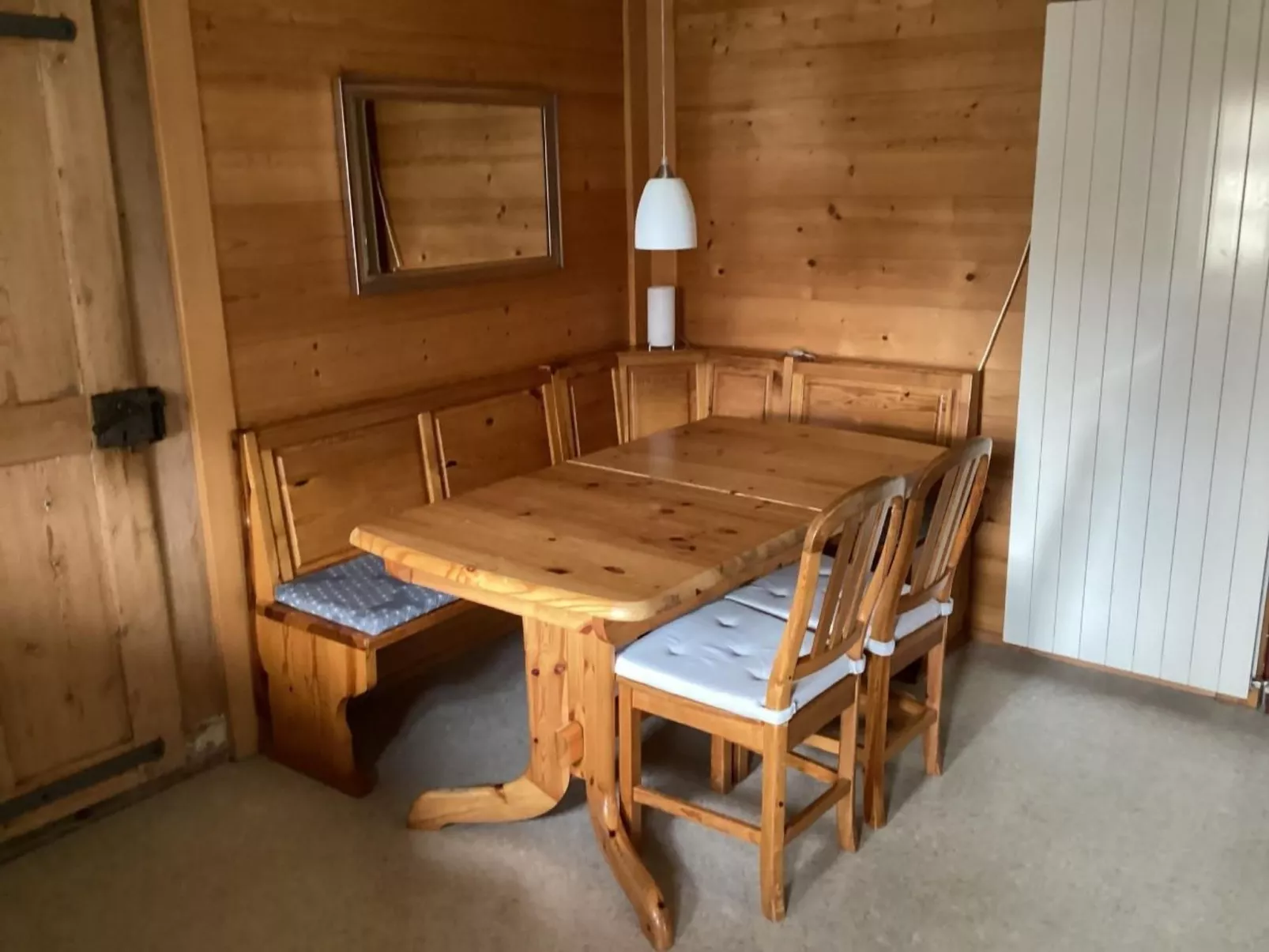 Mannried 2 1/2-Zimmerwohnung "Rustikal"-Dedans