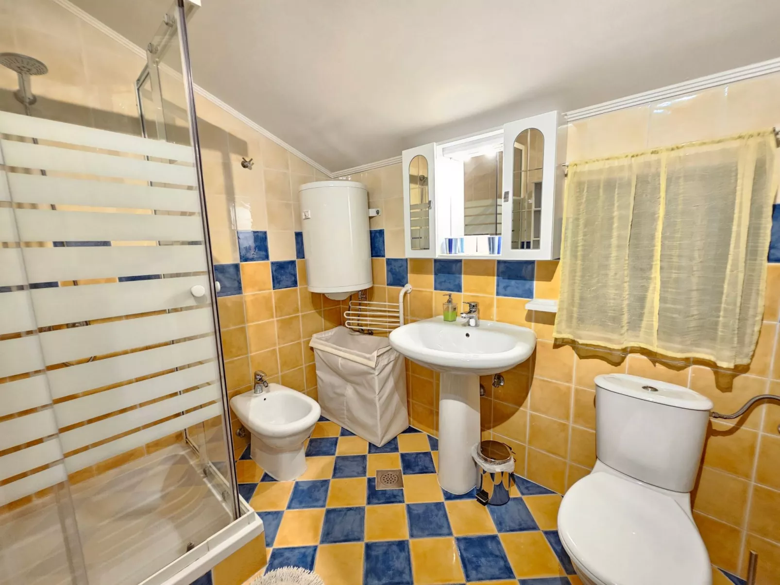 Wohnung mit Meerblick, 200m vom Strand entfernt-Inside