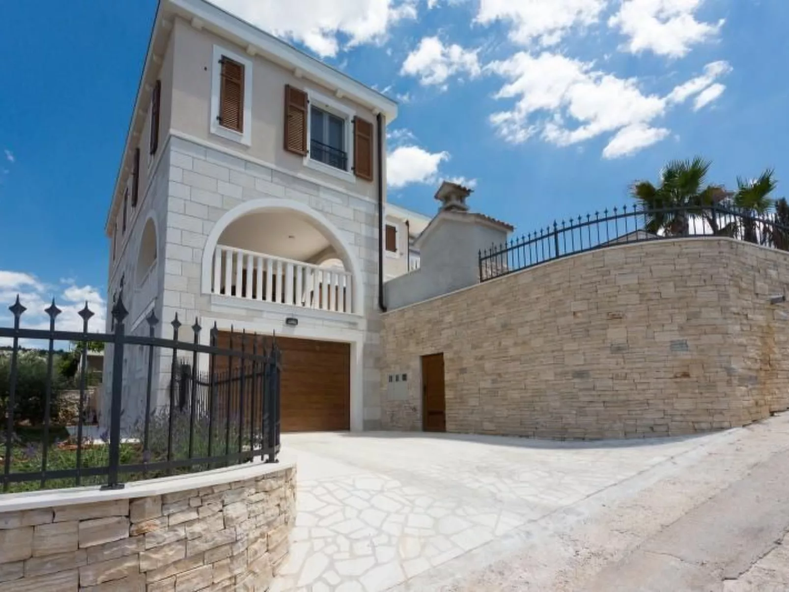 Villa Elena mit Pool, nur 60 Meter zum Meer-Outside