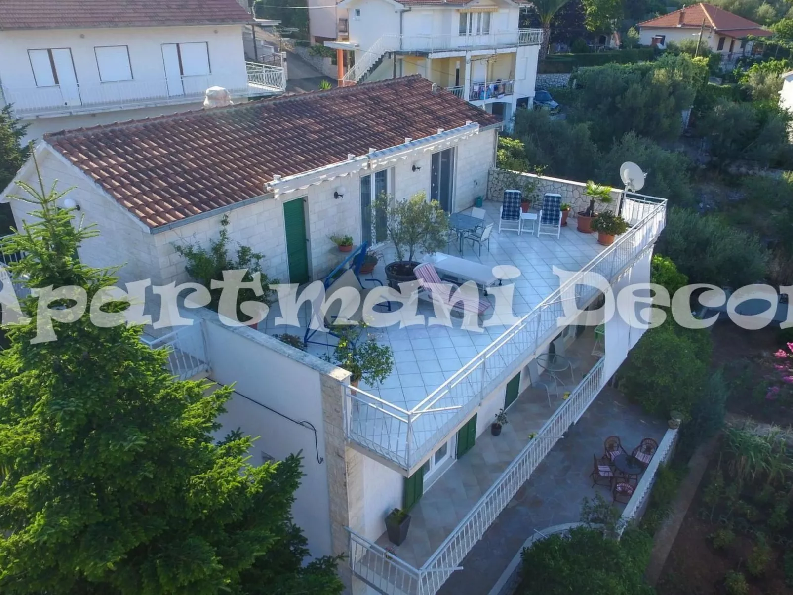 Wohnung "Decor" mit Blick auf das Wasser-Draußen
