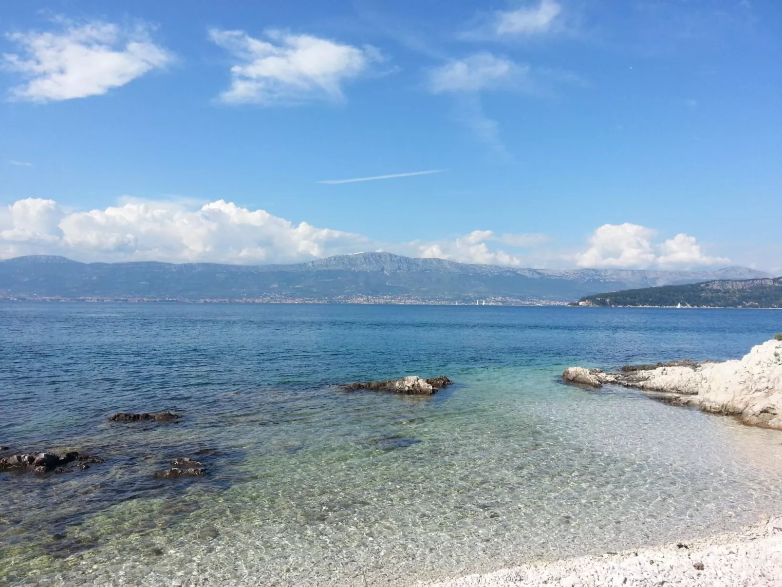 Wohnung mit Grill, Terrasse und Garten-Draußen