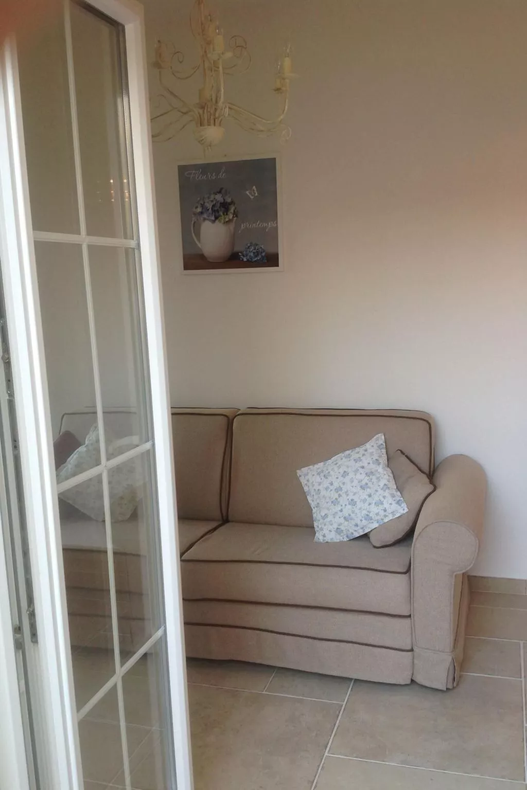 Gemütliche Wohnung in Stoja mit Möbliertem Balkon-Dedans