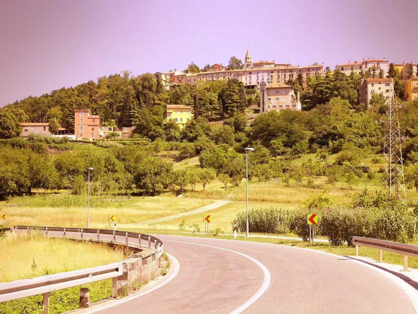 Vollständig freistehendes Haus mit schönem Garten-Dehors
