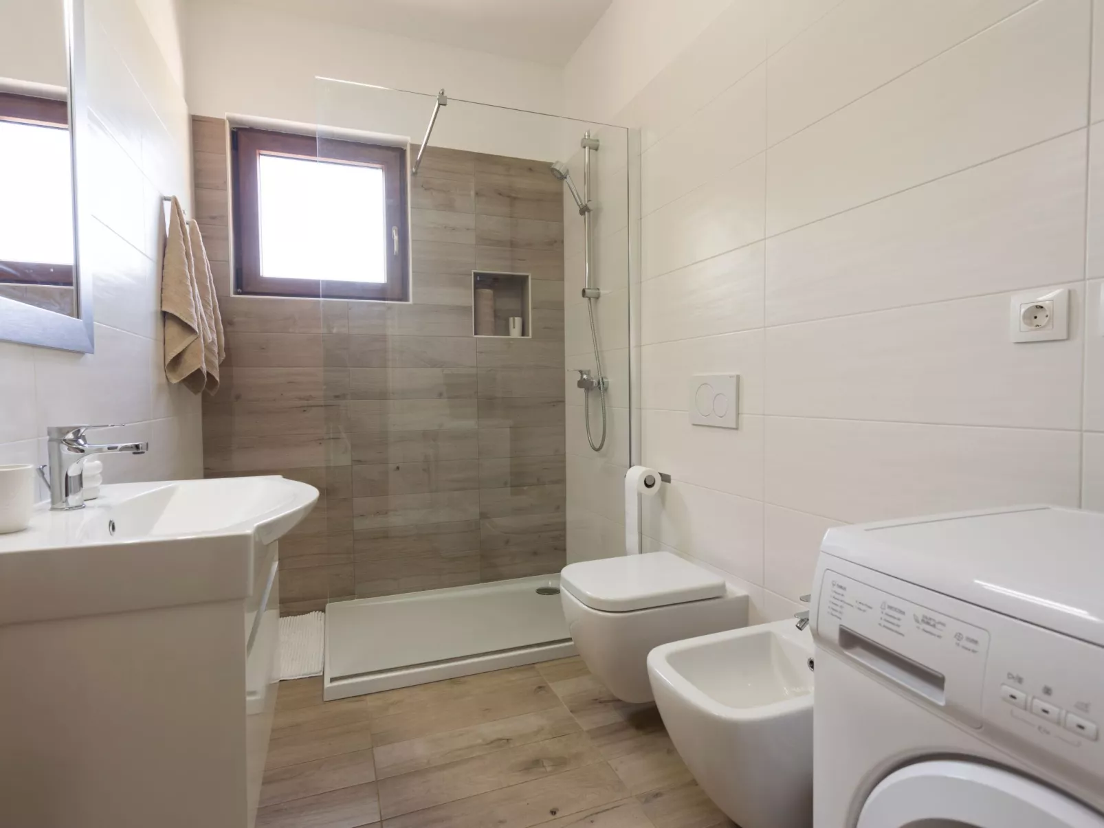 Haus Nina mit beheiztem Schwimmbad-Drinnen