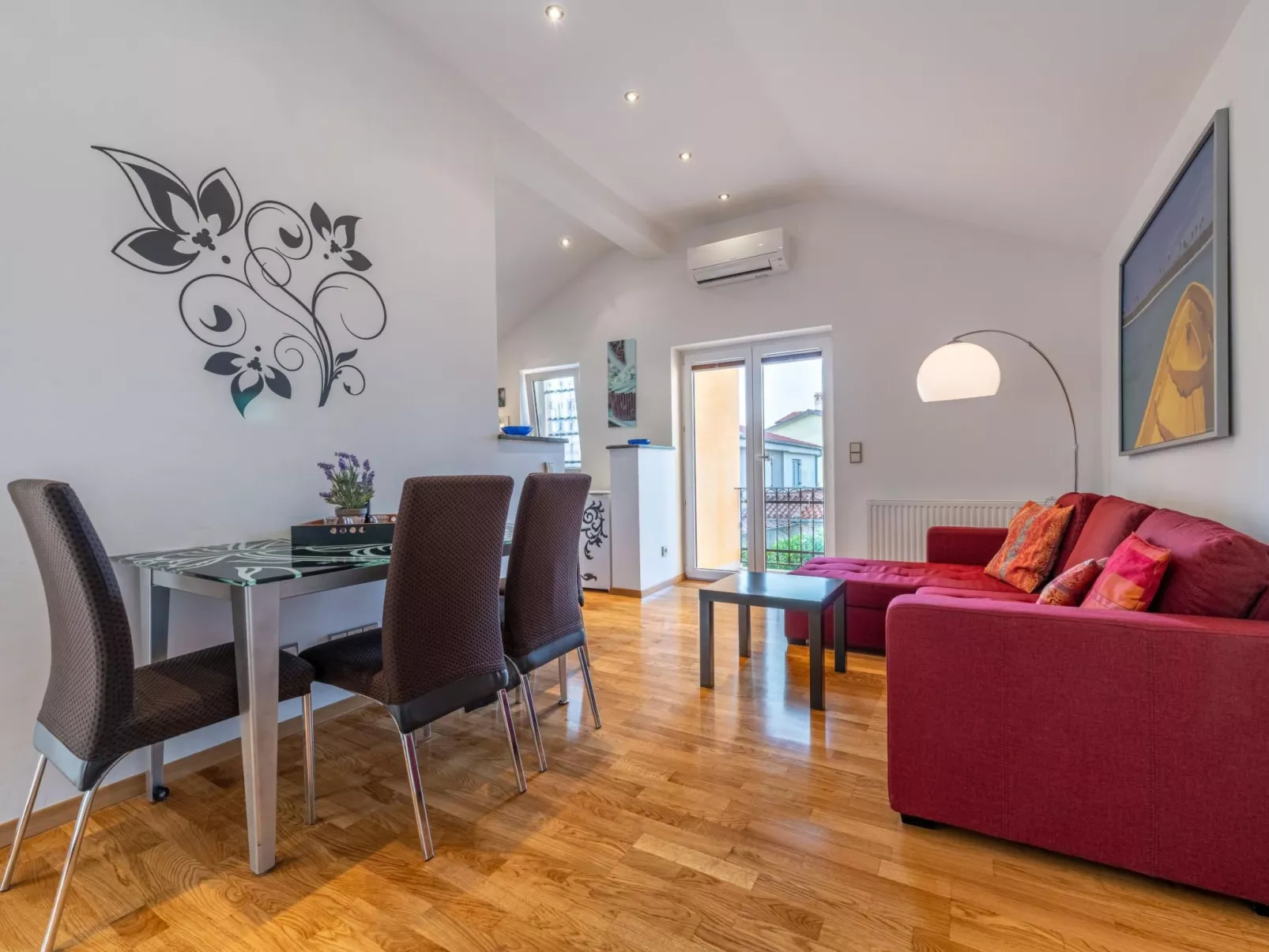 Villa Suzanne-Inside