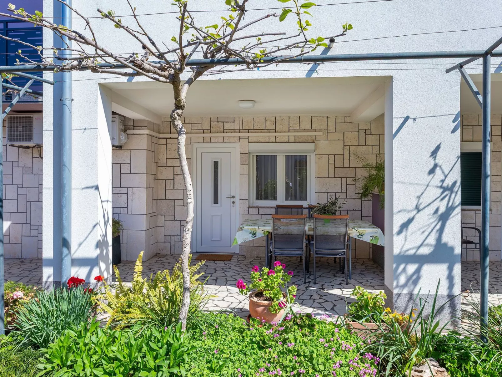 "Appartement Perka No.1"-Draußen