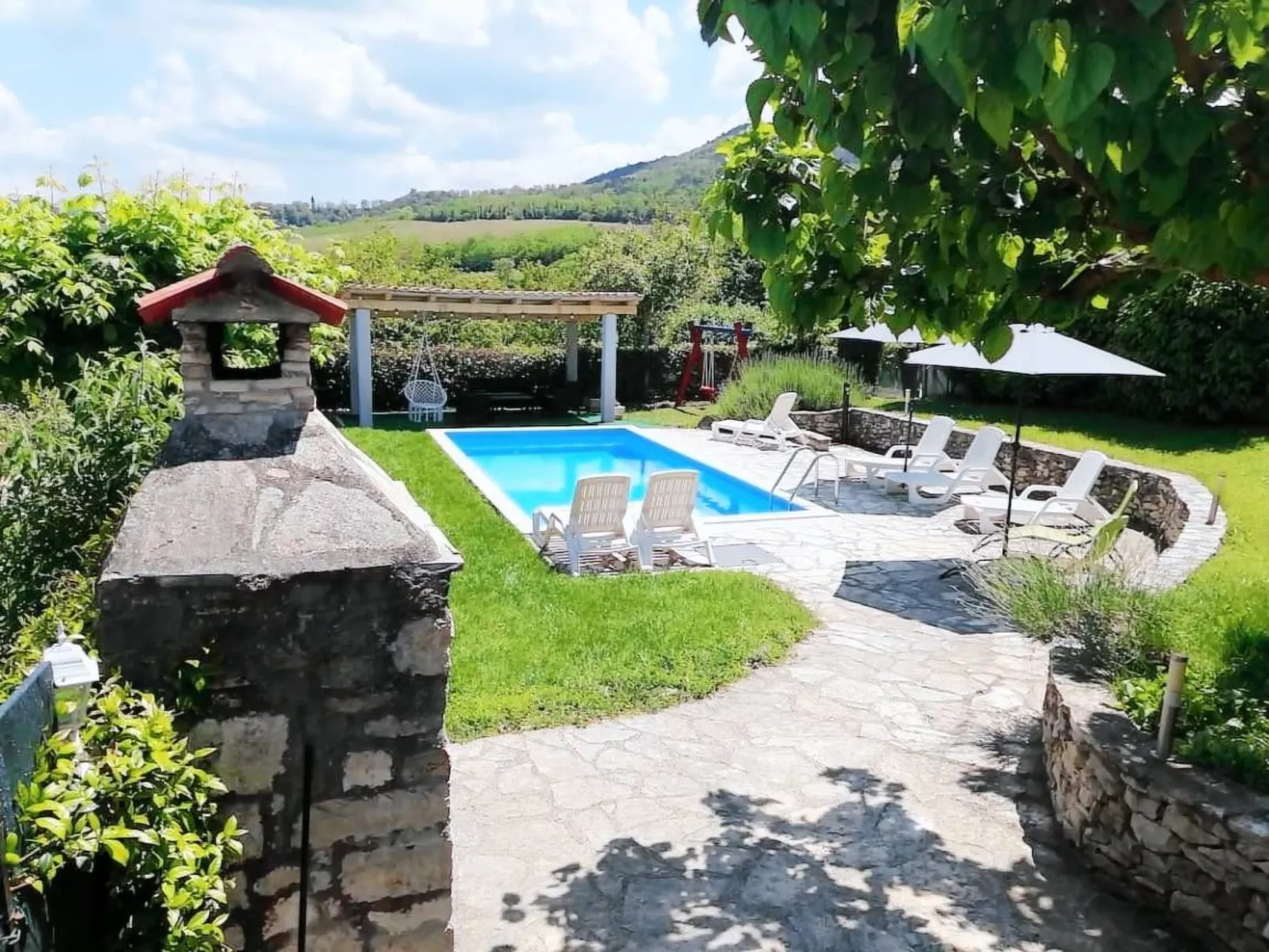 "Valentino" mit Blick auf das Wasser-Outside