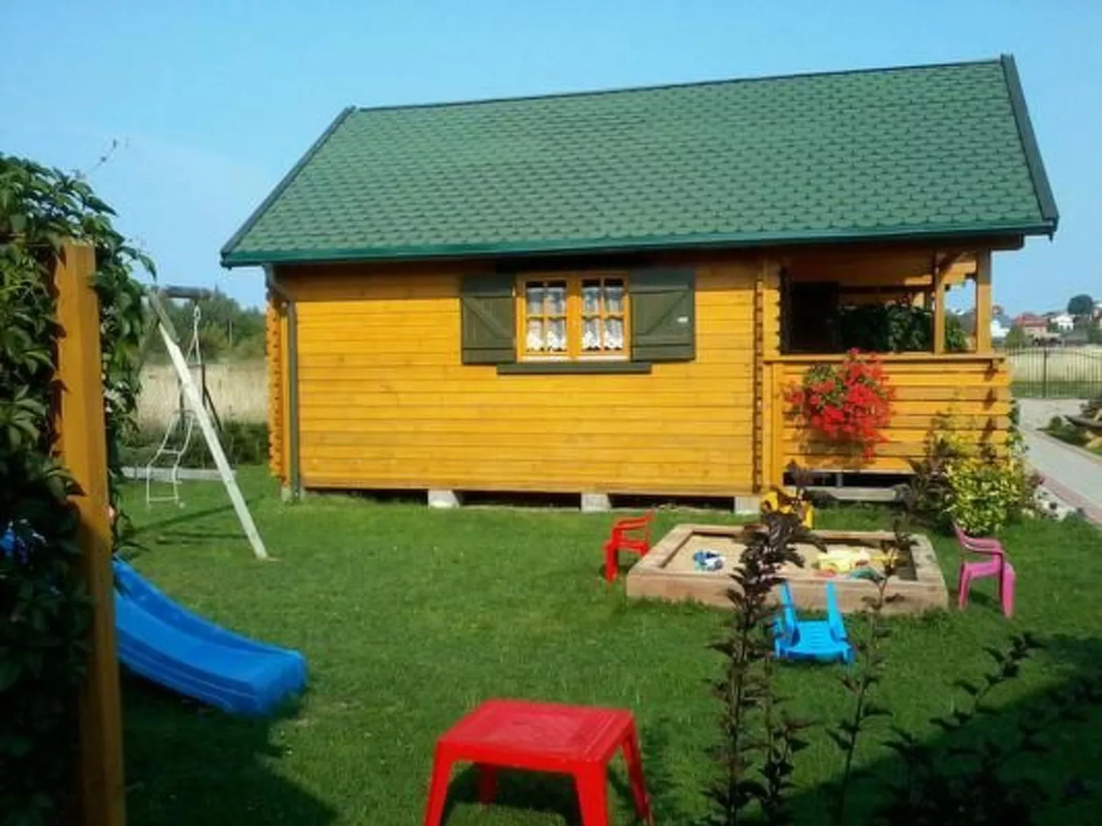 Haus in Gmina Postomino mit Garten und Terrasse-Outside