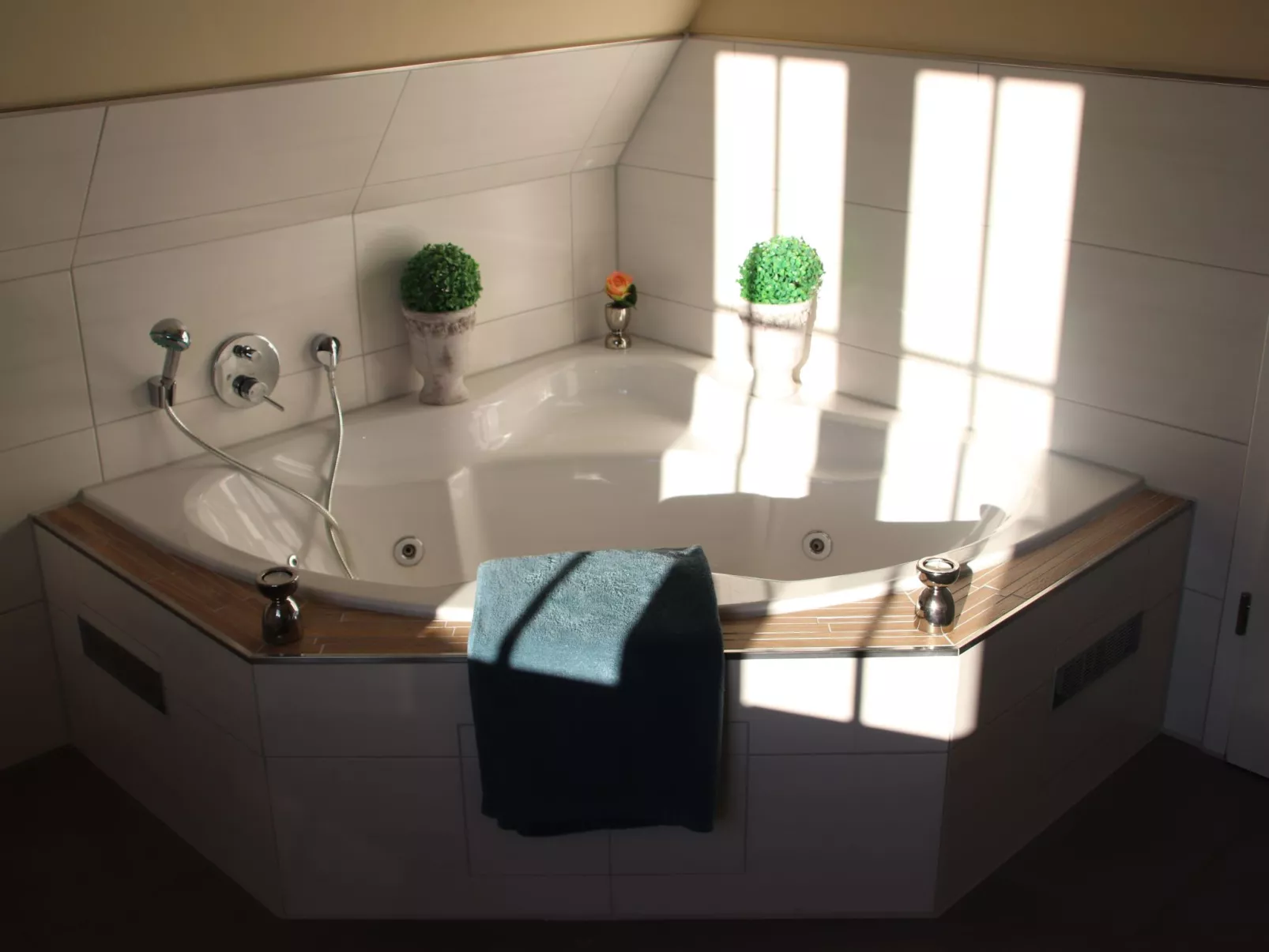 Mit Garten, Sauna, Kamin und Whirlpool-Inside