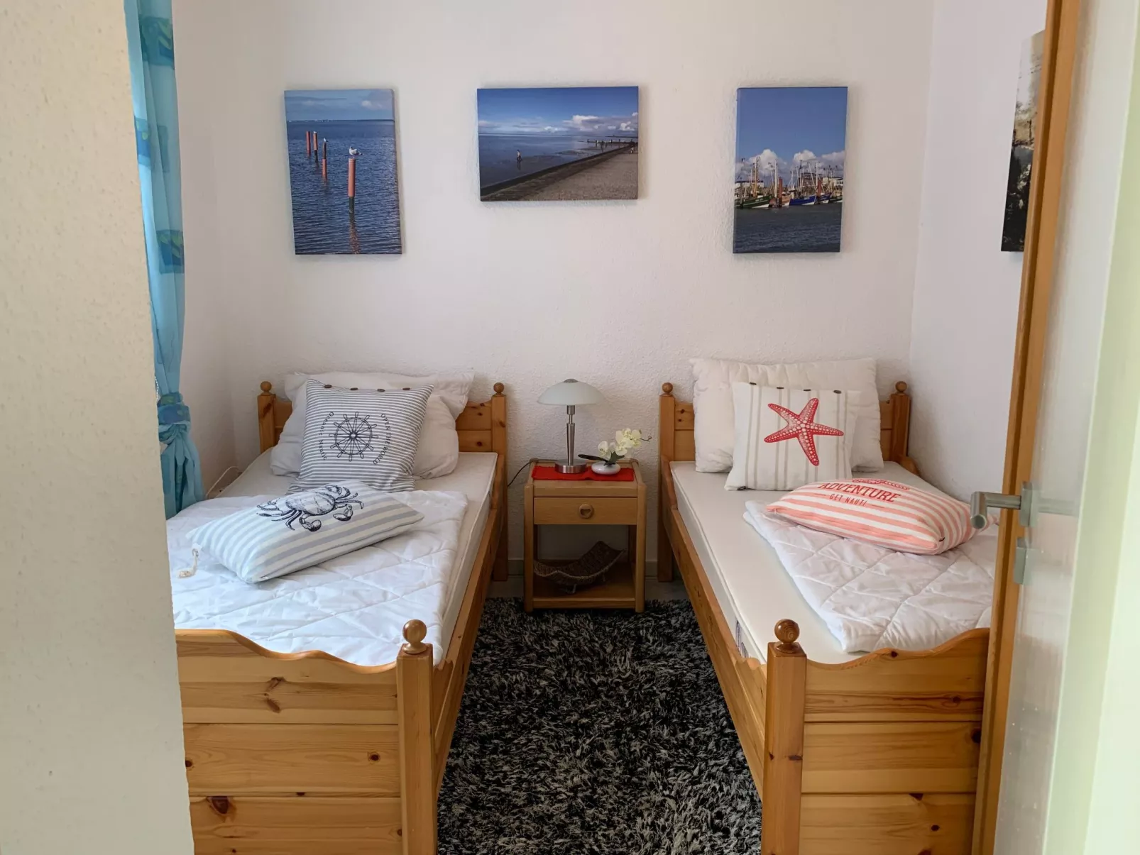 In Hage mit Garten, Terrasse und Grill-Drinnen