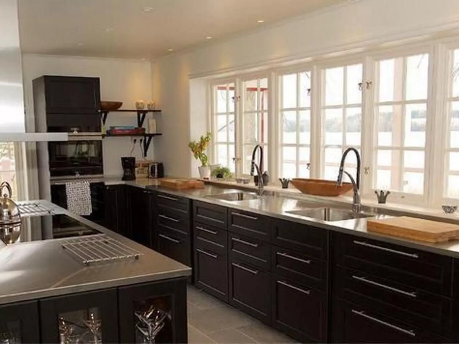 Grosses Sommerhaus direkt am See-Image-tags.info