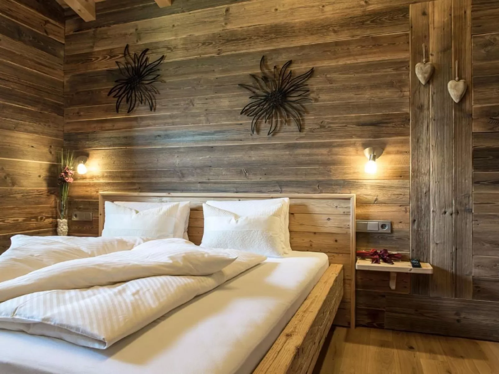 Sunny Hideaway-Inside