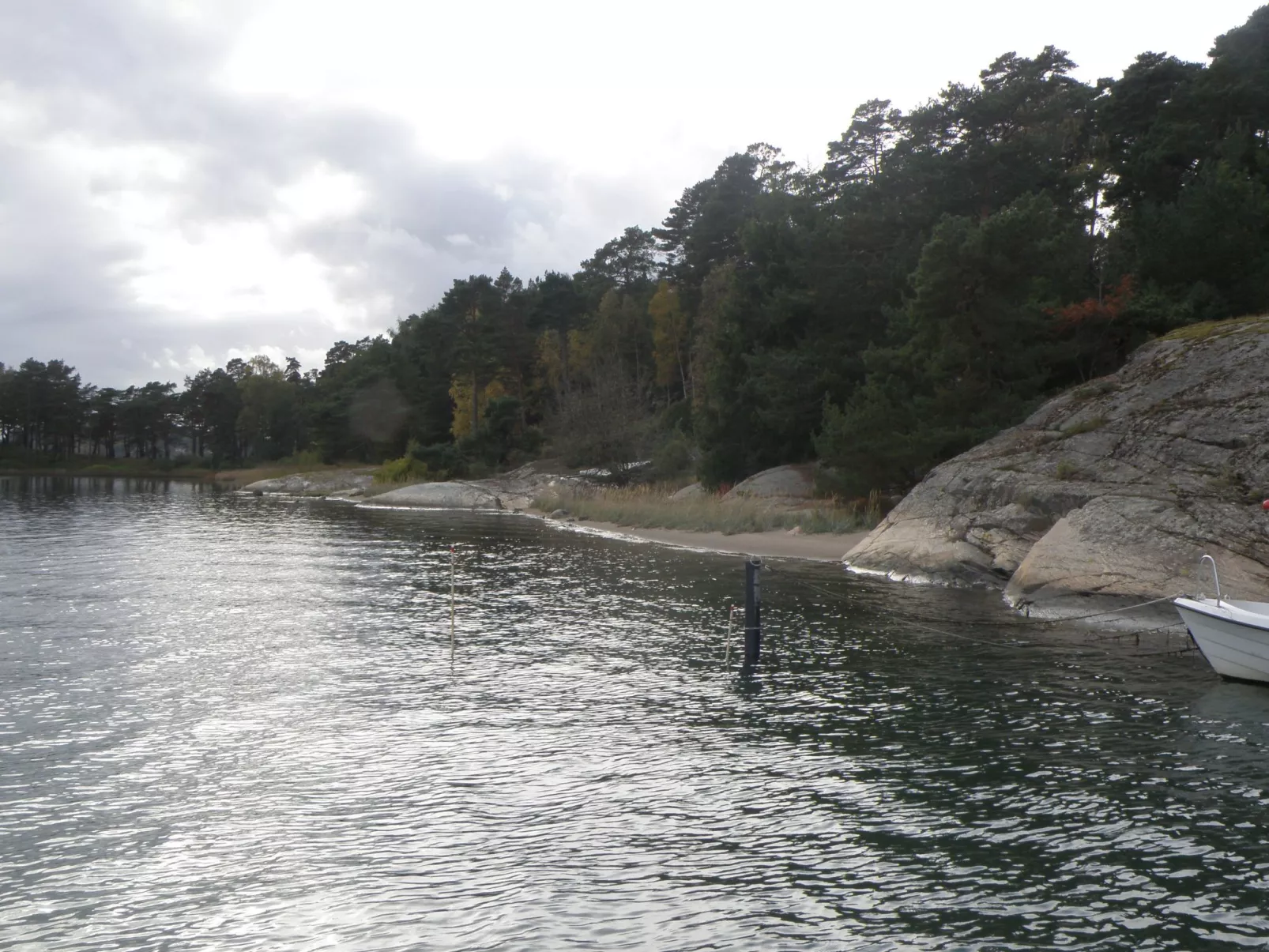 Wunderschönes Haus in einer fantastischen Natur am Meer-Draußen