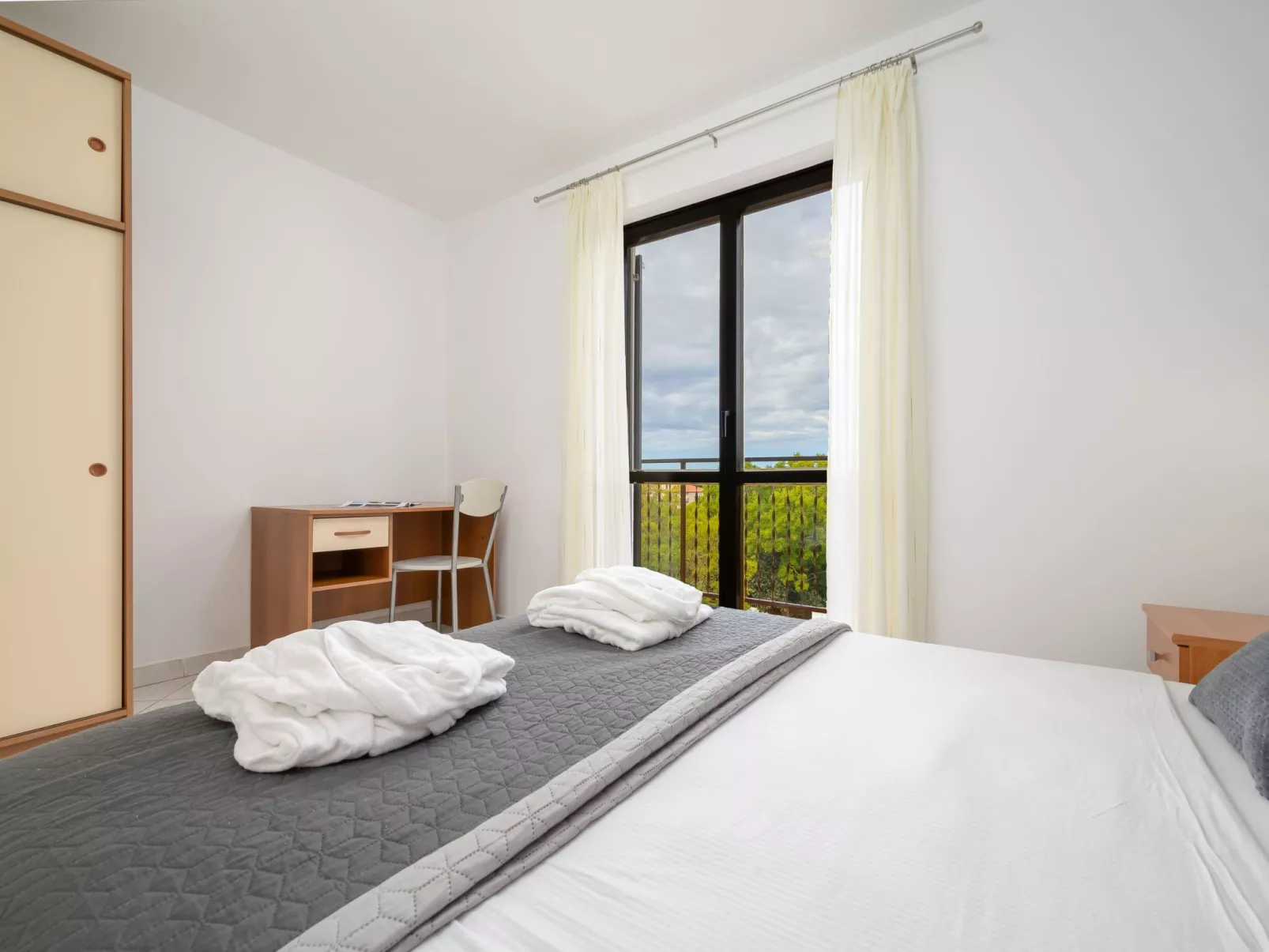 Stilvoll eingerichtete Ferienwohnung 4-Dedans