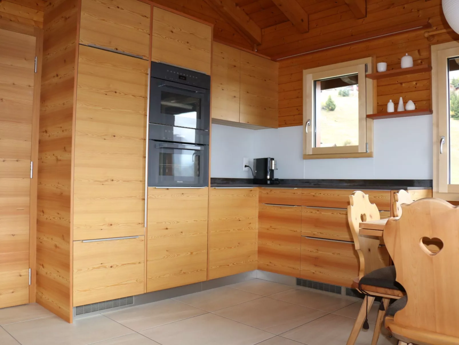 Chalet Brunnquell-Drinnen