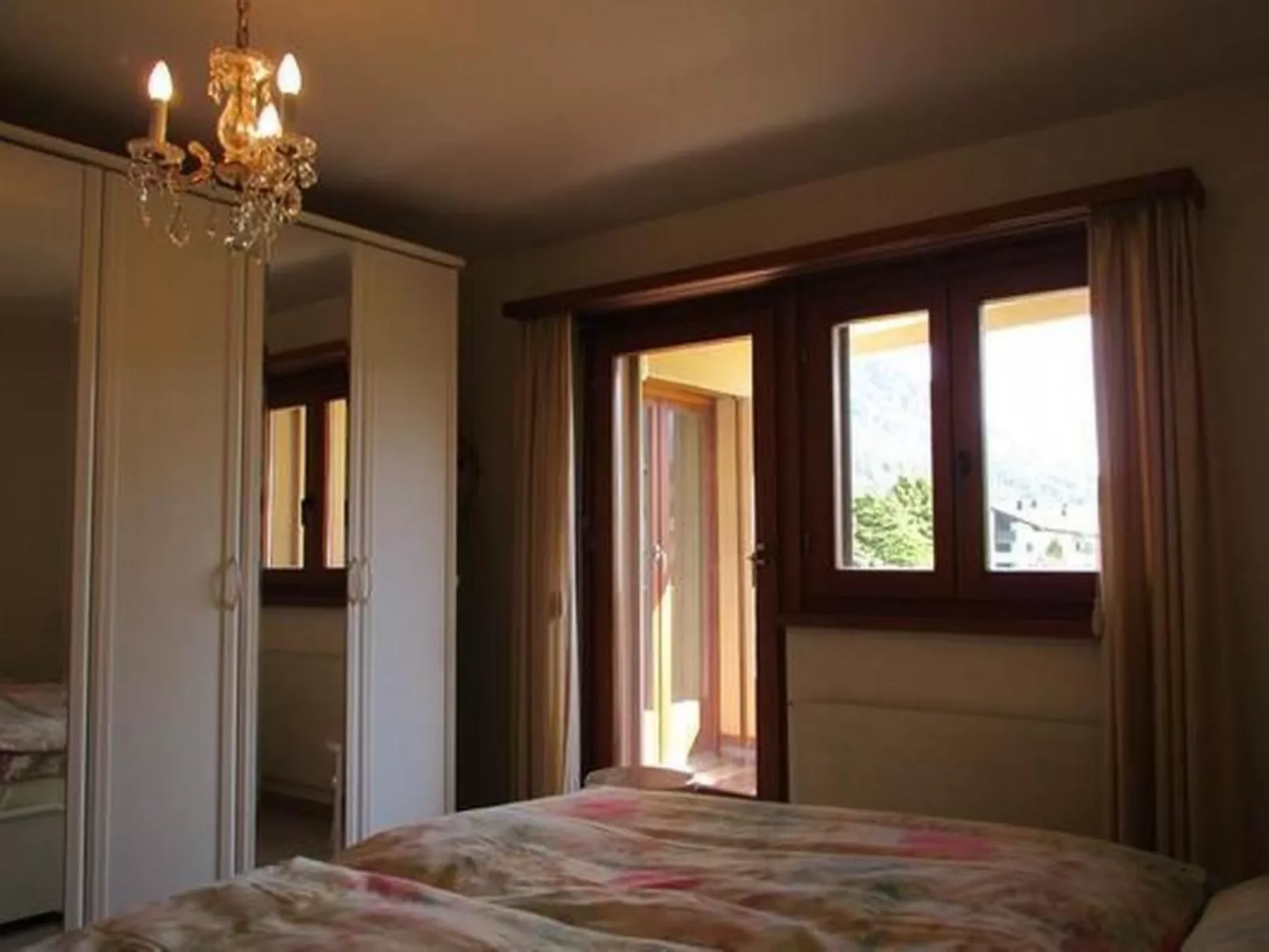 Chesa Polaschin C8-Dedans