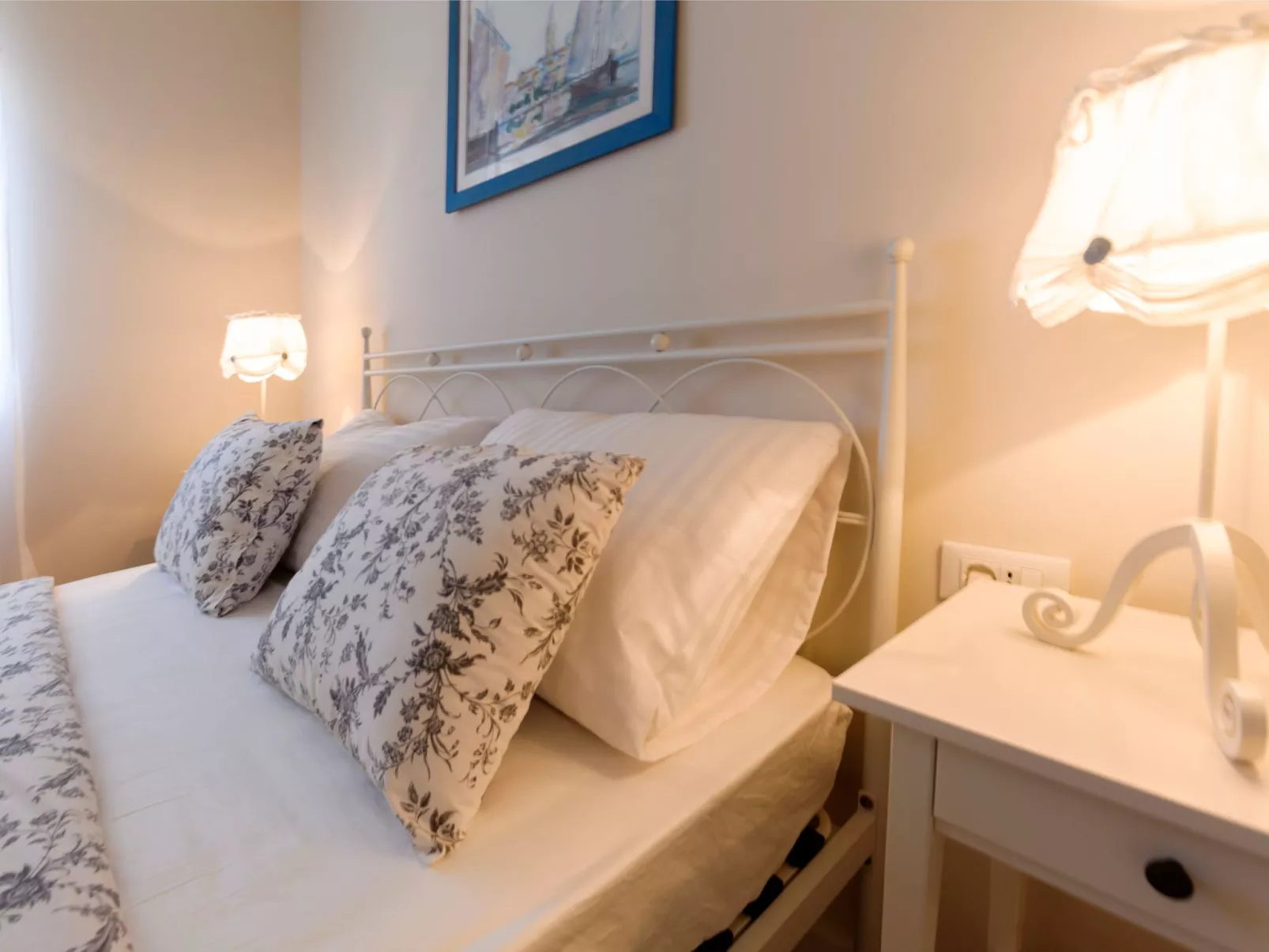 Luxuriöse Steinvilla mit privatem Swimmingpool und herrlichem Meerblick-Dedans