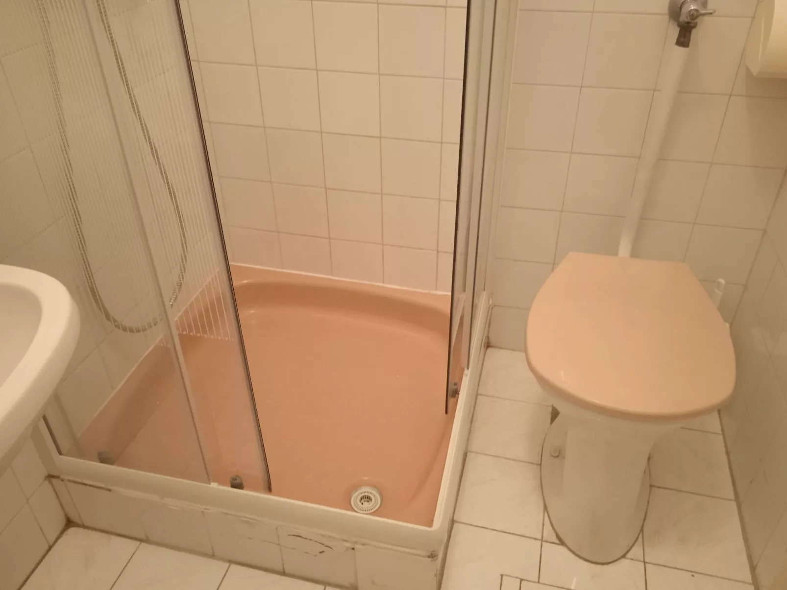 Kleines Ferienhaus in einer ruhigen Strasse-Dedans