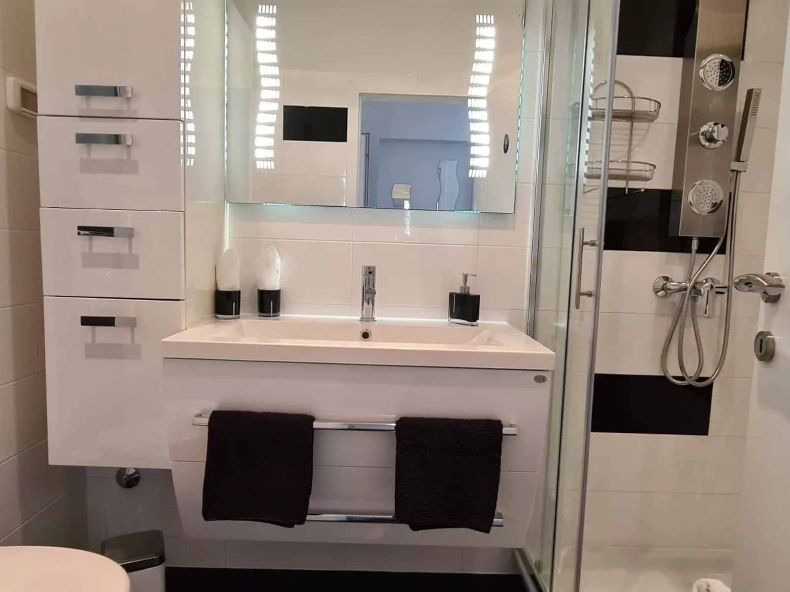 Apartment Denis-Drinnen