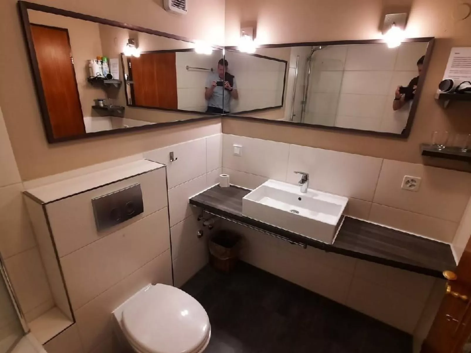 Flüehütte (C7)-Drinnen