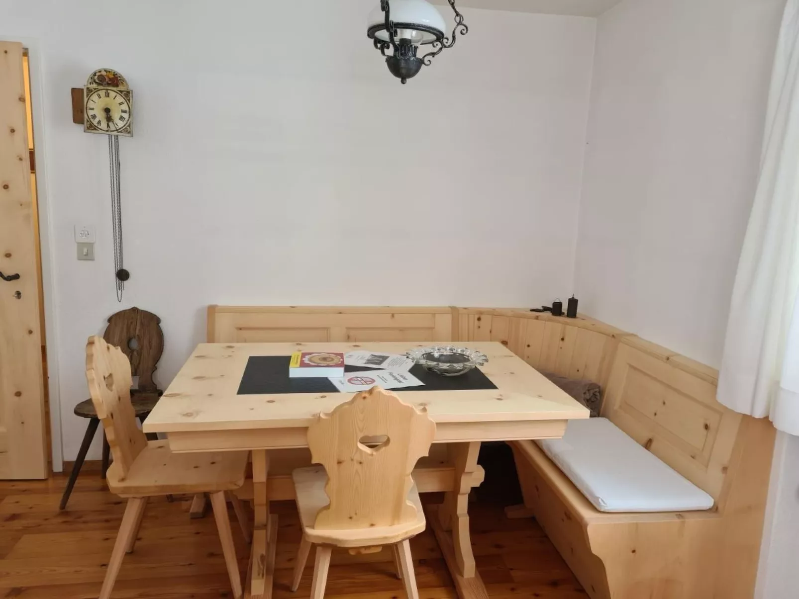 Chesa Pablo 16-Inside