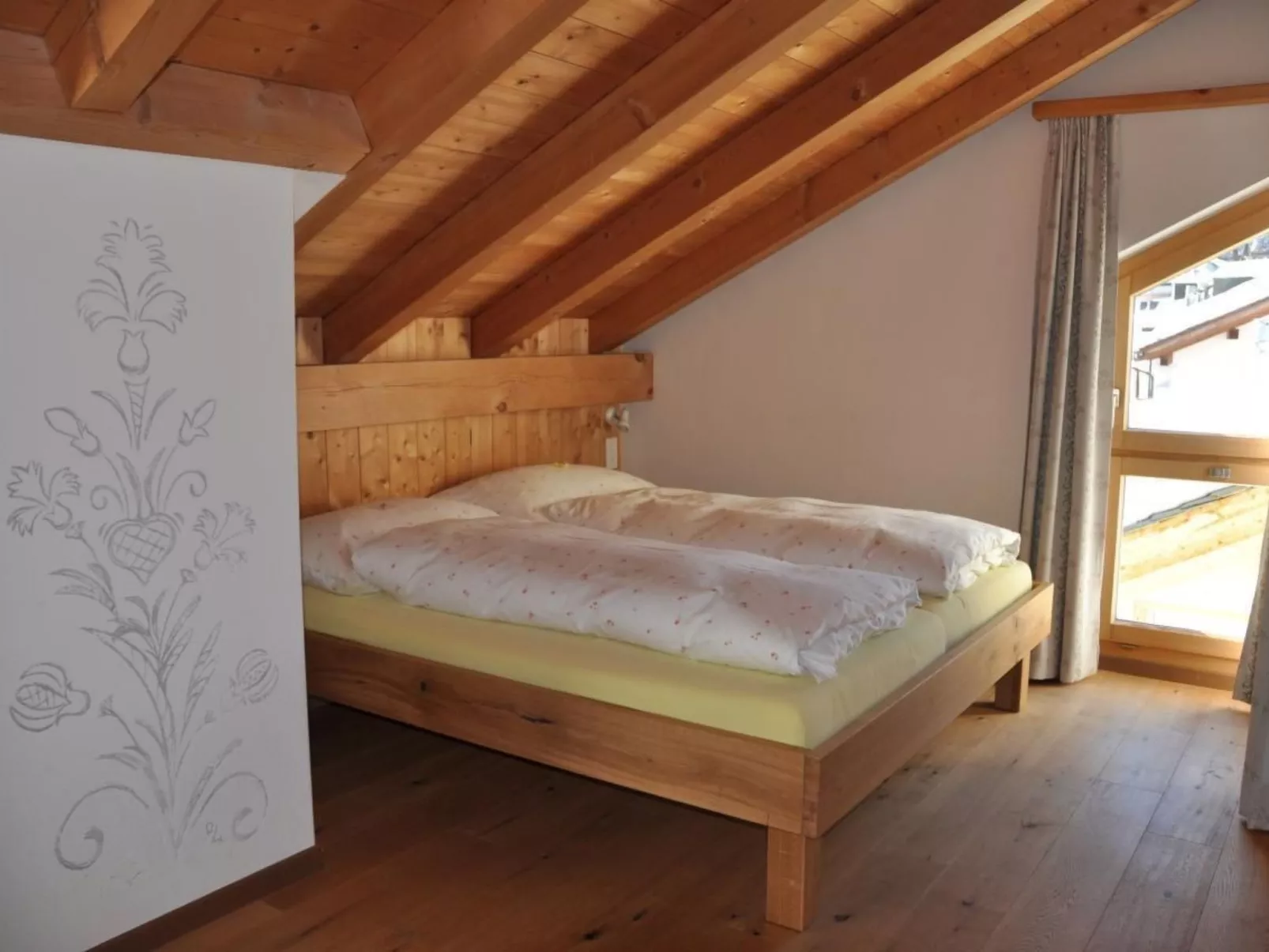 Chesa Sunasain V11-Inside