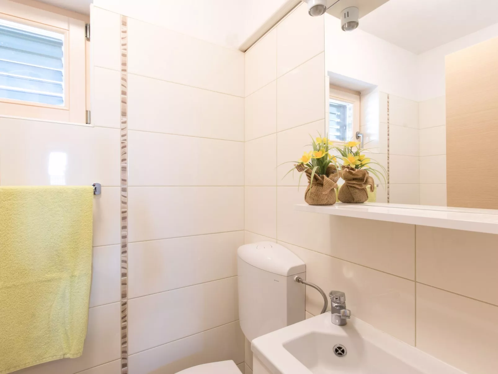 Mit Garten, Grill und Terrasse-Inside