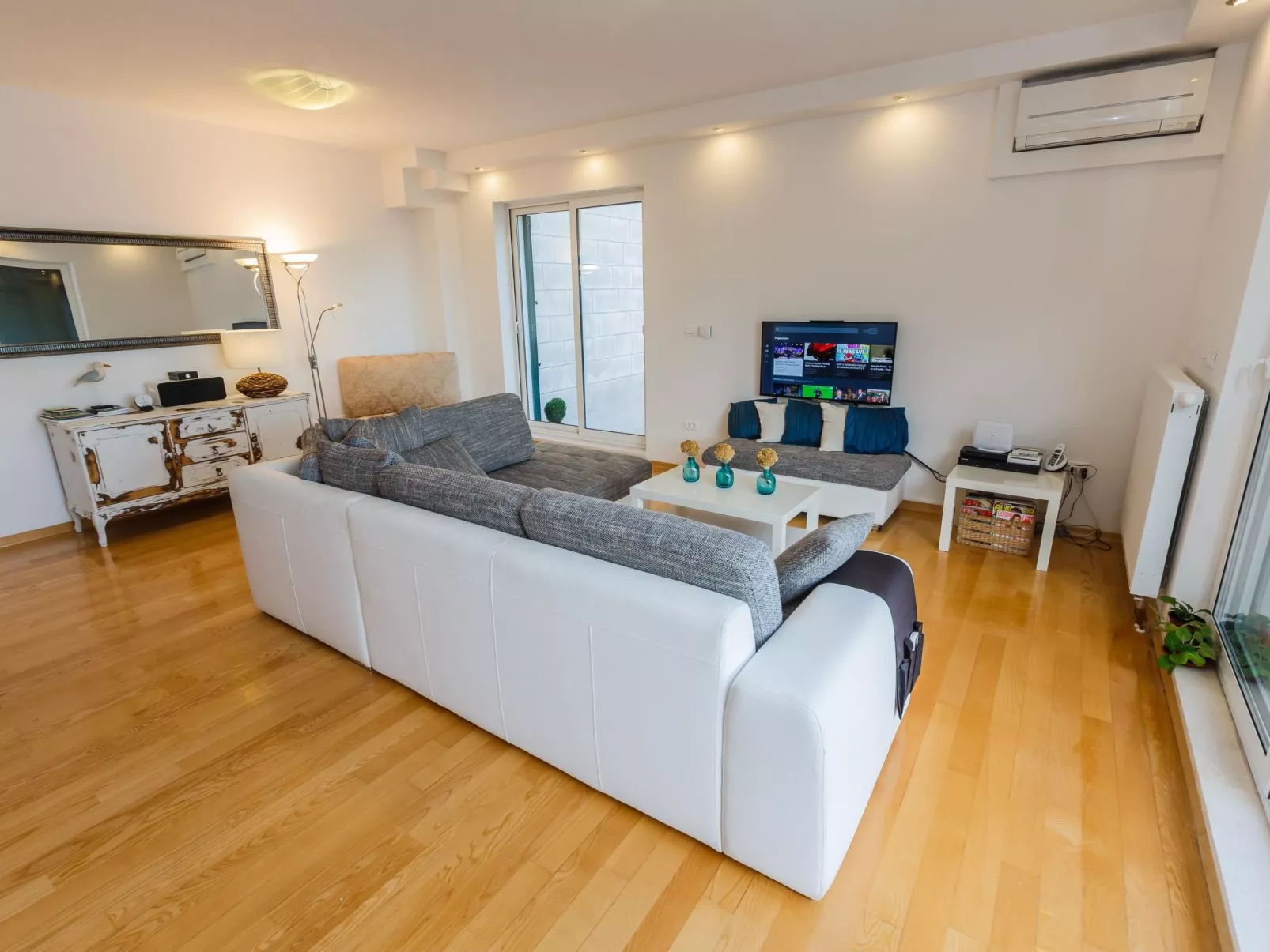 Ferienvilla "Osibova" mit Blick auf das Wasser-Dedans