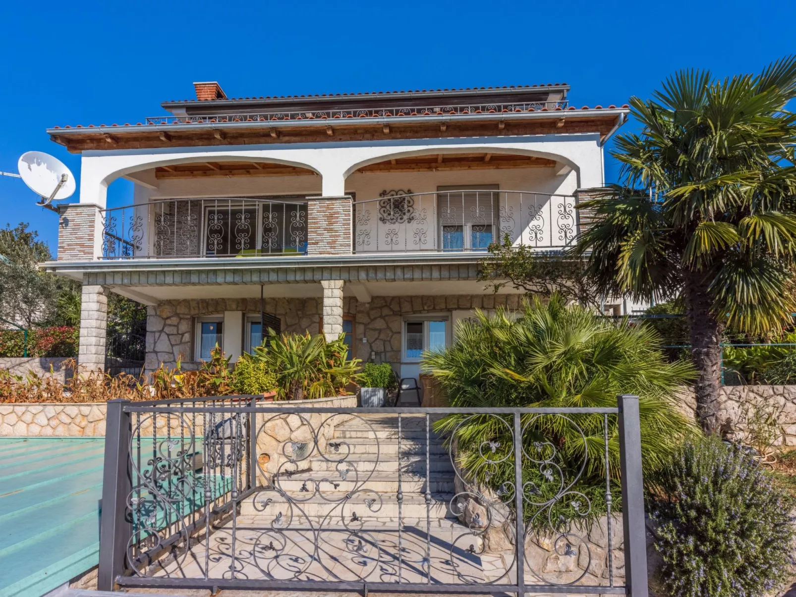 Wohnung in Crikvenica mit Terrasse mit Meerblick-Draußen