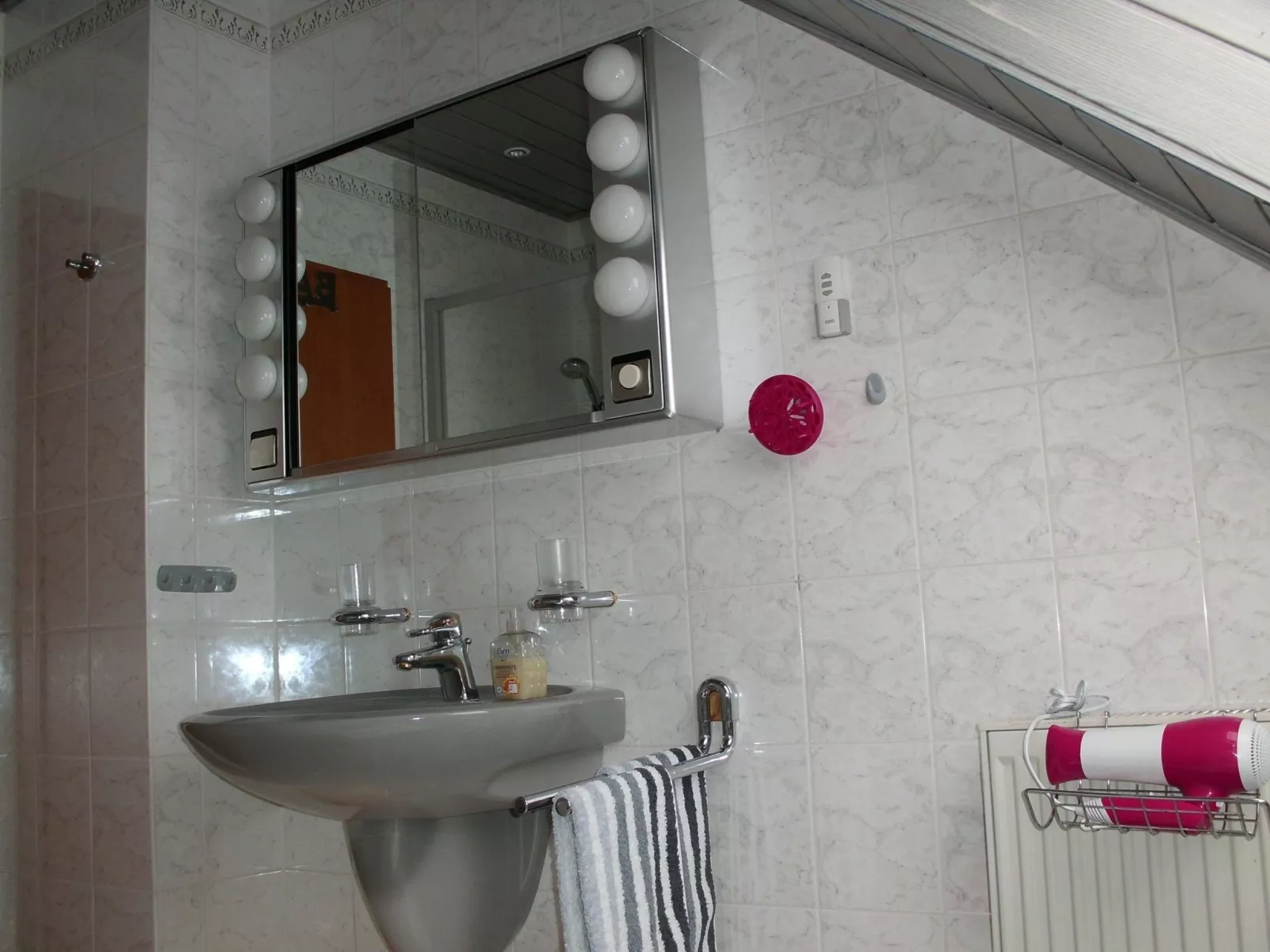 Gerä¤umige Ferienwohnung in Lay am Moselhang-Inside