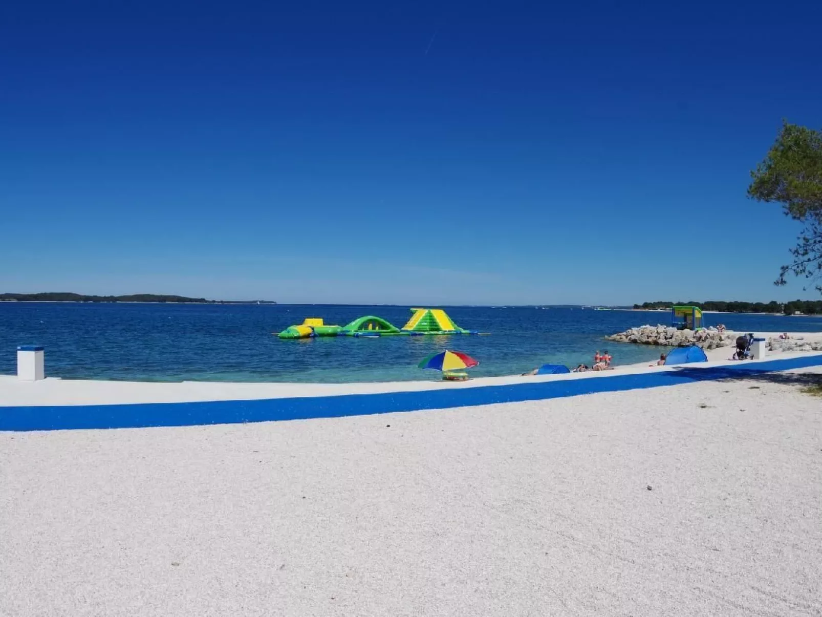 Studio "Goga" mit Terrasse, 800 m vom Strand entfernt-Draußen