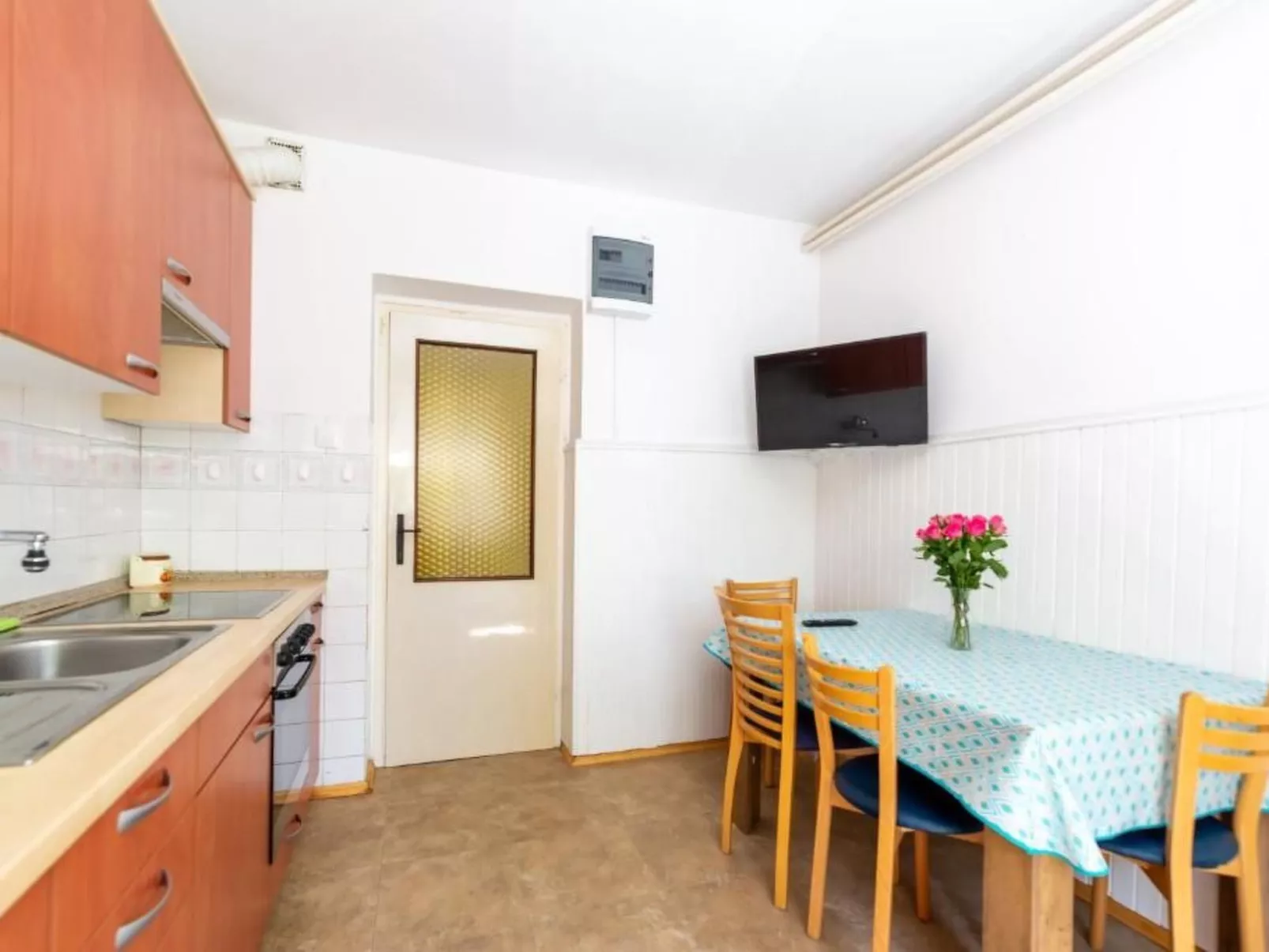 Wohnung in Portorož, sicherer Parkplatz, direkt am Strand-Drinnen